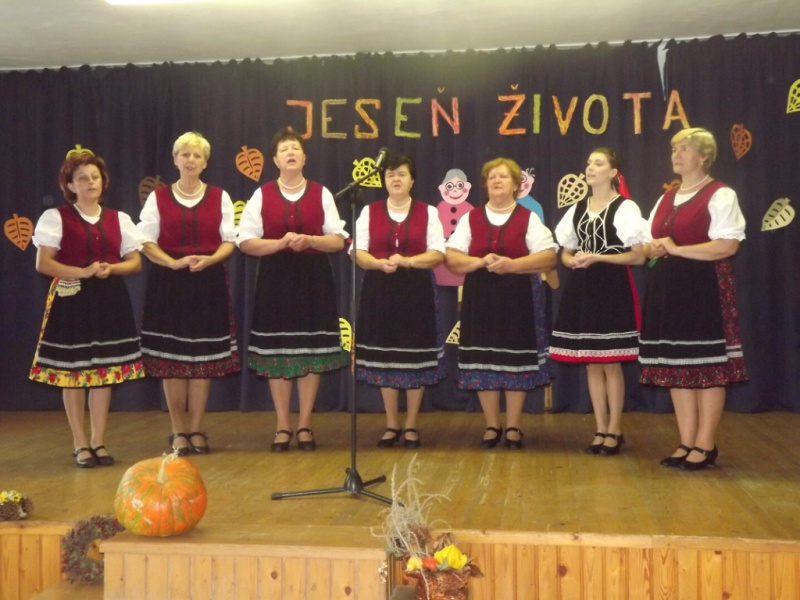 Október - mesiac úcty k starším 2017